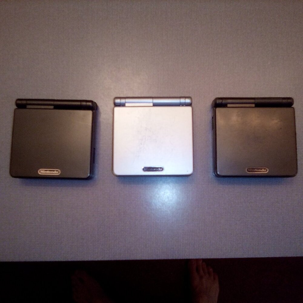 3 Gameboy SP consoles non-working parts and repair